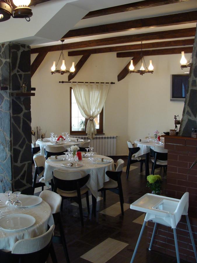 יאשי Pensiunea Taverna Bucium מראה חיצוני תמונה