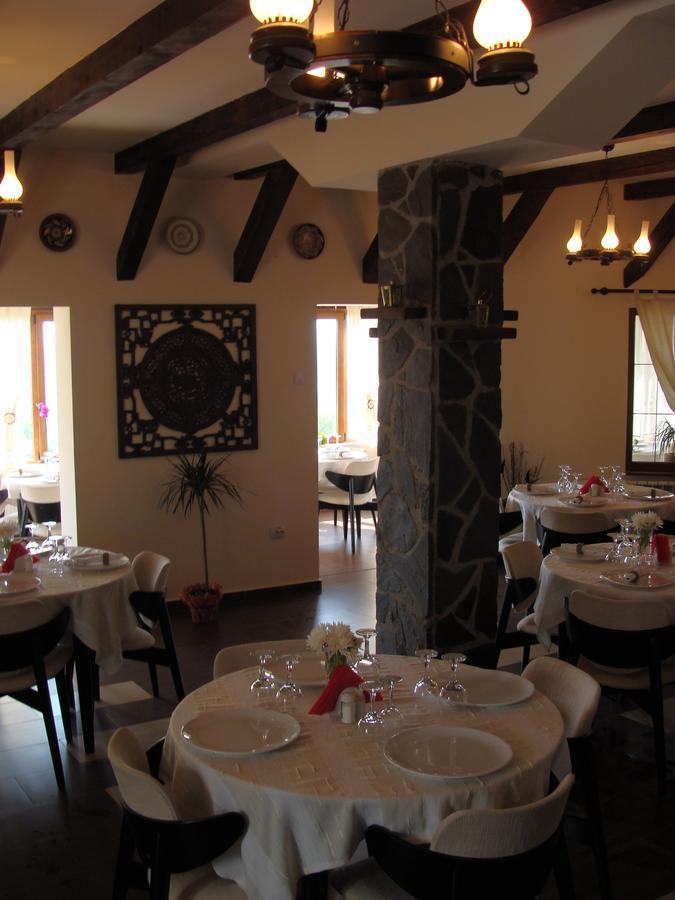 יאשי Pensiunea Taverna Bucium מראה חיצוני תמונה